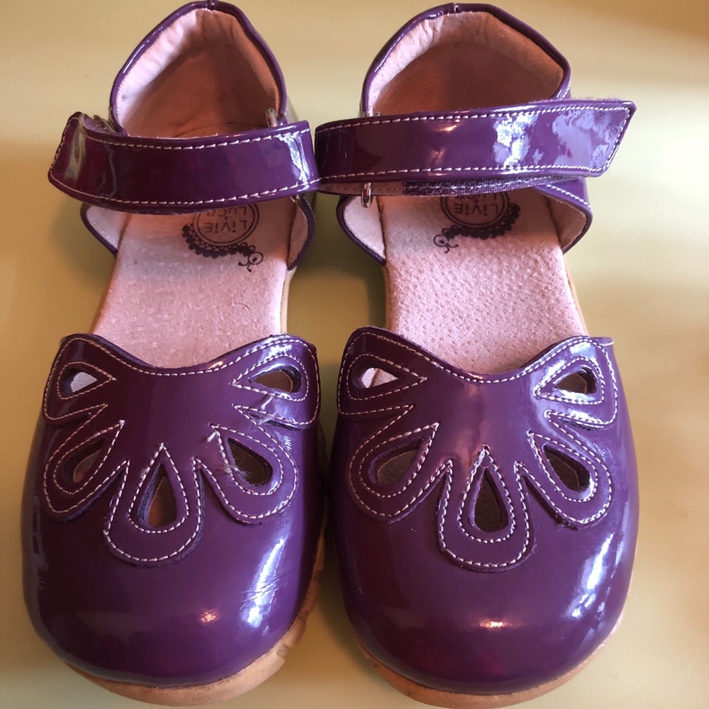 Beautiful Livie & Luca Purple Petals Size 11